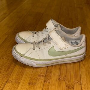 Nike Kids Cream and Light Green Sneakers